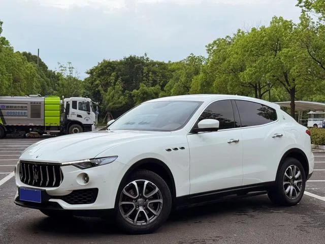 Maserati Levante 2018 3.0T Édition classique extérieur photo 1 Maserati Levante 2018 3.0T Édition classique extérieur photo 1