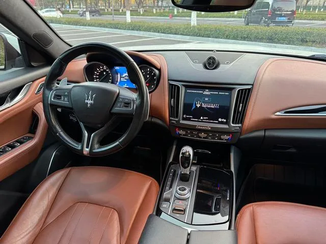 Maserati Levante 2018 3.0T Édition classique extérieur photo 7 Maserati Levante 2018 3.0T Édition classique extérieur photo 7