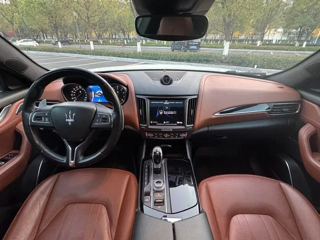 Maserati Levante 2018 3.0T Édition classique intérieur photo 11 Maserati Levante 2018 3.0T Édition classique intérieur photo 11