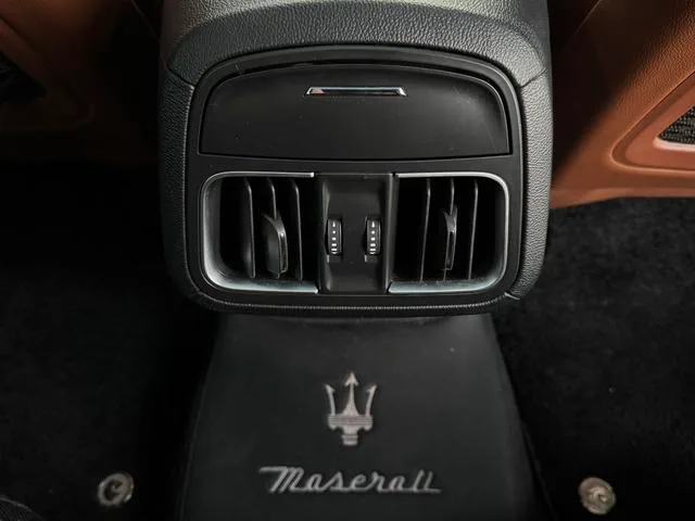 Maserati Levante 2018 3.0T Édition classique intérieur photo 15 Maserati Levante 2018 3.0T Édition classique intérieur photo 15