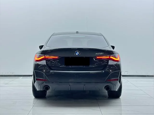 BMW 4 Series 2022 425i Gran Coupe M Traje nocturno deportivo Yao interior foto 10 BMW 4 Series 2022 425i Gran Coupe M Traje nocturno deportivo Yao interior foto 10