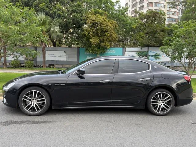 Maserati Ghibli 2018 3.0T Standard Edition interior photo 6 Maserati Ghibli 2018 3.0T Standard Edition interior photo 6