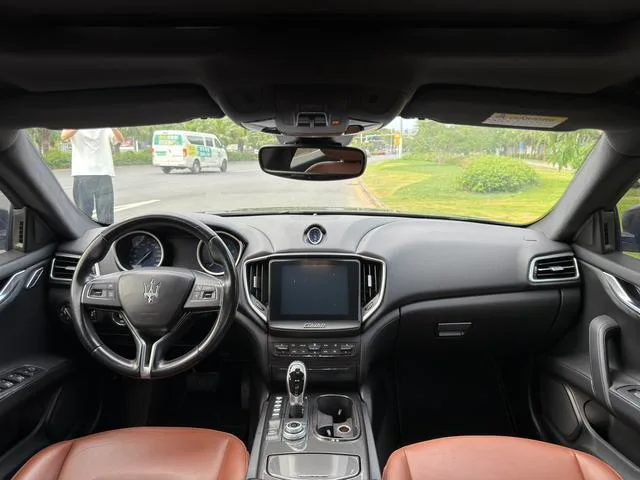 Maserati Ghibli 2018 3.0T Standard Edition interior photo 8 Maserati Ghibli 2018 3.0T Standard Edition interior photo 8