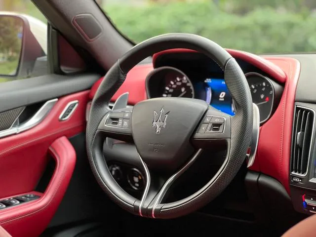 Maserati Levante 2016 3.0T Levante interior photo 10 Maserati Levante 2016 3.0T Levante interior photo 10