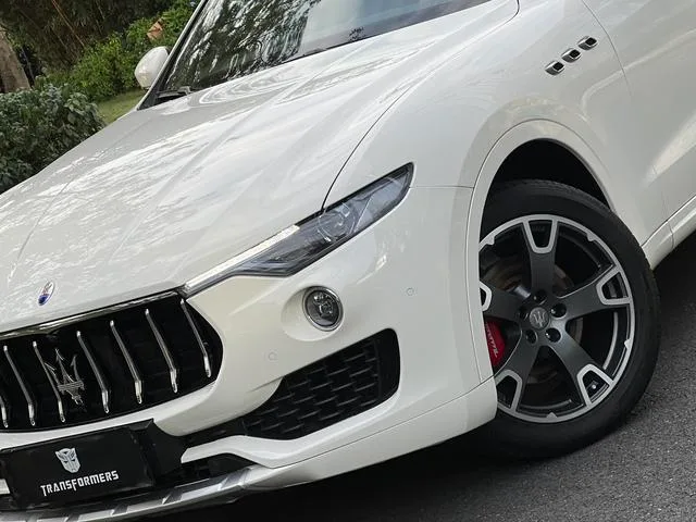 Maserati Levante 2016 3.0T Levante interior photo 14 Maserati Levante 2016 3.0T Levante interior photo 14