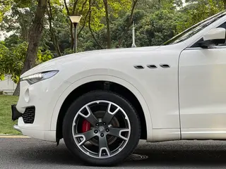 Maserati Levante 2016 3.0T Levante interior photo 15 Maserati Levante 2016 3.0T Levante interior photo 15
