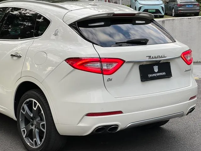 Maserati Levante 2016 3.0T Levante interior photo 16 Maserati Levante 2016 3.0T Levante interior photo 16
