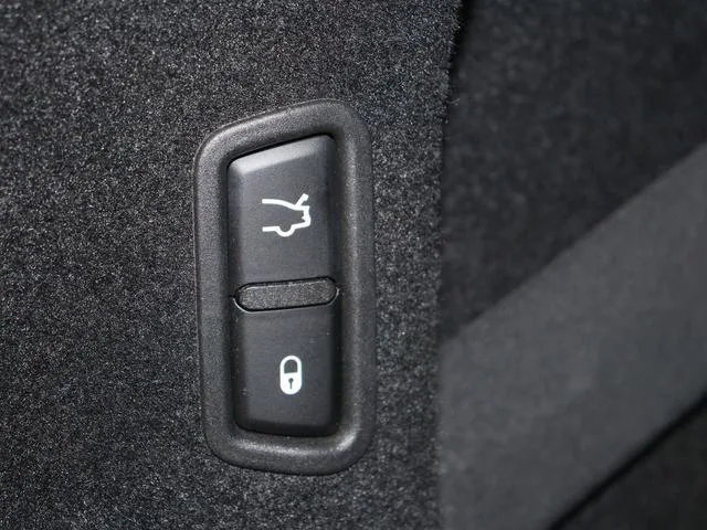 Maserati Levante 2016 3.0T Levante interior photo 11 Maserati Levante 2016 3.0T Levante interior photo 11