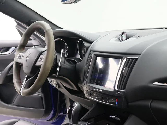 Maserati Levante 2016 3.0T Levante interior photo 12 Maserati Levante 2016 3.0T Levante interior photo 12