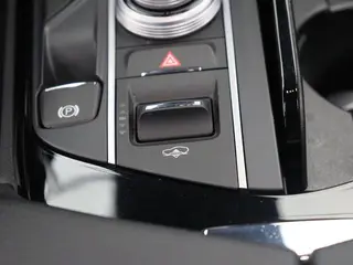 Maserati Levante 2016 3.0T Levante interior photo 19 Maserati Levante 2016 3.0T Levante interior photo 19