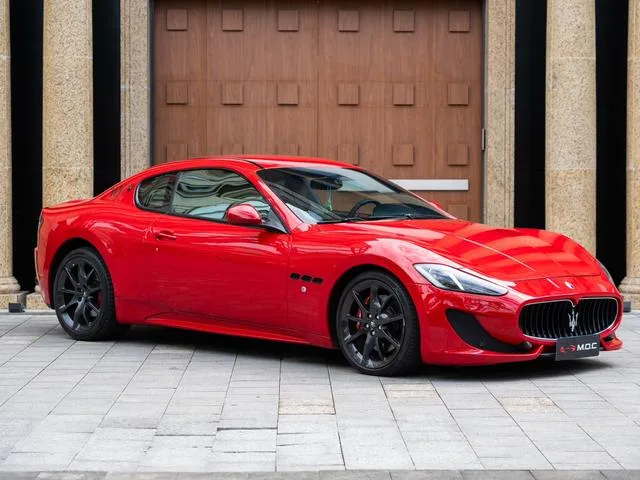 Maserati GranTurismo 2013 4.7L Sport Automatic exterior foto 3 Maserati GranTurismo 2013 4.7L Sport Automatic exterior foto 3