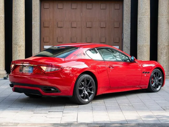 Maserati GranTurismo 2013 4.7L Sport Automatic exterior foto 8 Maserati GranTurismo 2013 4.7L Sport Automatic exterior foto 8