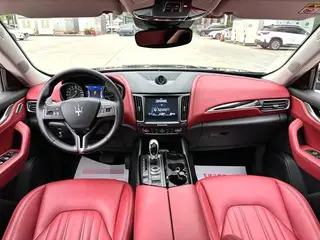 Maserati Levante 2016 3.0T Levante exterior foto 4 Maserati Levante 2016 3.0T Levante exterior foto 4