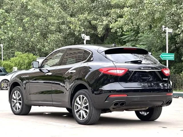 Maserati Levante 2016 3.0T Levante interior foto 7 Maserati Levante 2016 3.0T Levante interior foto 7