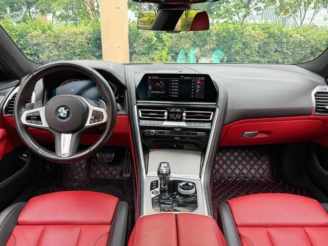 BMW 8 Series 2021 840i Four-door coupe M Sports suit interior photo 10 BMW 8 Series 2021 840i Four-door coupe M Sports suit interior photo 10