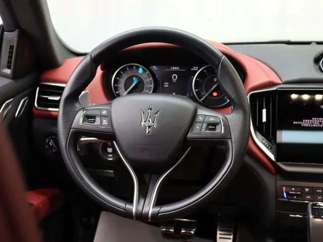 Maserati Ghibli 2022 3.0T Modena interior photo 11