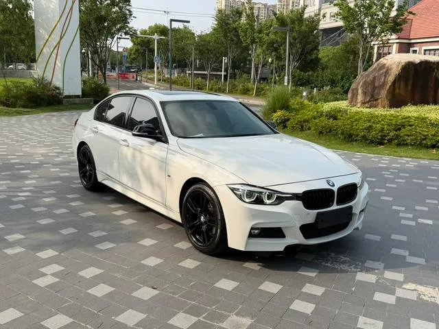 BMW 3 Series 2019 320i M Edición nocturna deportiva exterior foto 3 BMW 3 Series 2019 320i M Edición nocturna deportiva exterior foto 3