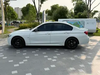 BMW 3 Series 2019 320i M Edición nocturna deportiva exterior foto 4 BMW 3 Series 2019 320i M Edición nocturna deportiva exterior foto 4