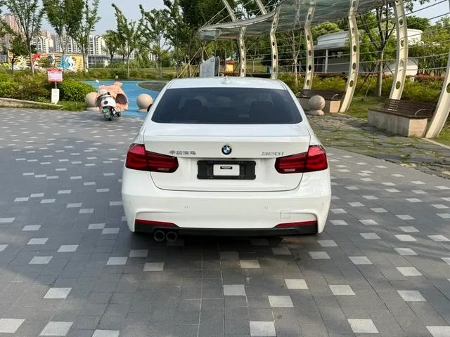 BMW 3 Series 2019 320i M Edición nocturna deportiva exterior foto 6 BMW 3 Series 2019 320i M Edición nocturna deportiva exterior foto 6