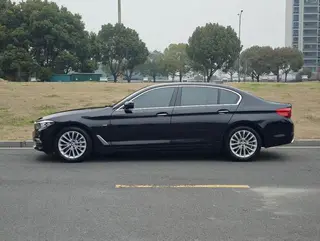 BMW 5 Series 2018 Mise à jour 530Li Leader Ensemble de luxe extérieur photo 4 BMW 5 Series 2018 Mise à jour 530Li Leader Ensemble de luxe extérieur photo 4