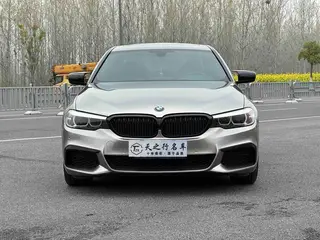 BMW 5 Series 2019 Reforma 530Li Líder M Conjunto deportivo exterior foto 2 BMW 5 Series 2019 Reforma 530Li Líder M Conjunto deportivo exterior foto 2