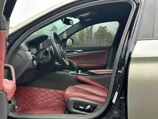 BMW 5 Series 2019 Reforma 530Li Líder M Conjunto deportivo exterior foto 3 BMW 5 Series 2019 Reforma 530Li Líder M Conjunto deportivo exterior foto 3