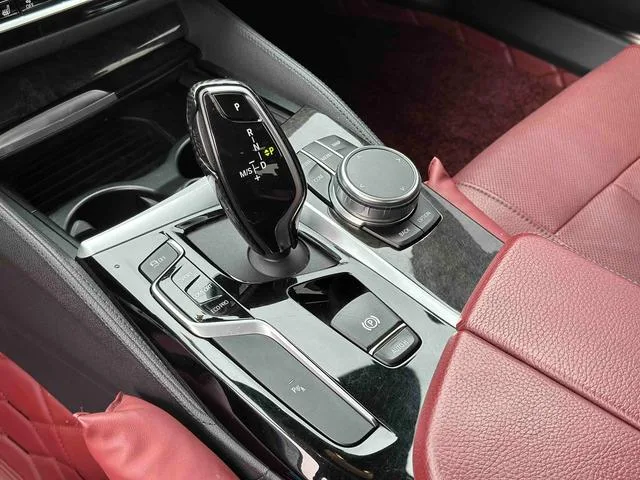 BMW 5 Series 2019 Reforma 530Li Líder M Conjunto deportivo exterior foto 5 BMW 5 Series 2019 Reforma 530Li Líder M Conjunto deportivo exterior foto 5