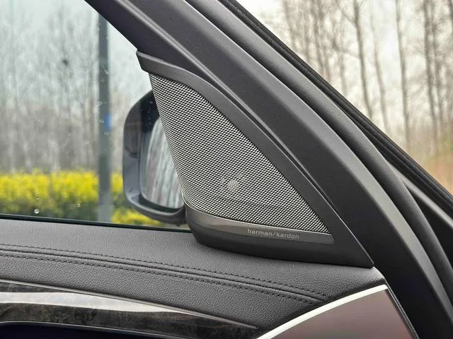 BMW 5 Series 2019 Reforma 530Li Líder M Conjunto deportivo exterior foto 6 BMW 5 Series 2019 Reforma 530Li Líder M Conjunto deportivo exterior foto 6