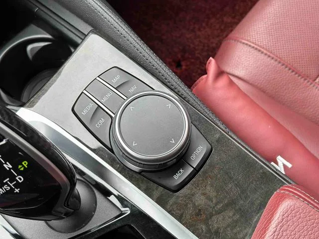 BMW 5 Series 2019 Reforma 530Li Líder M Conjunto deportivo interior foto 10 BMW 5 Series 2019 Reforma 530Li Líder M Conjunto deportivo interior foto 10