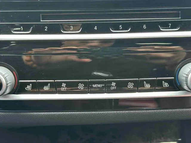 BMW 5 Series 2019 Reforma 530Li Líder M Conjunto deportivo interior foto 14 BMW 5 Series 2019 Reforma 530Li Líder M Conjunto deportivo interior foto 14