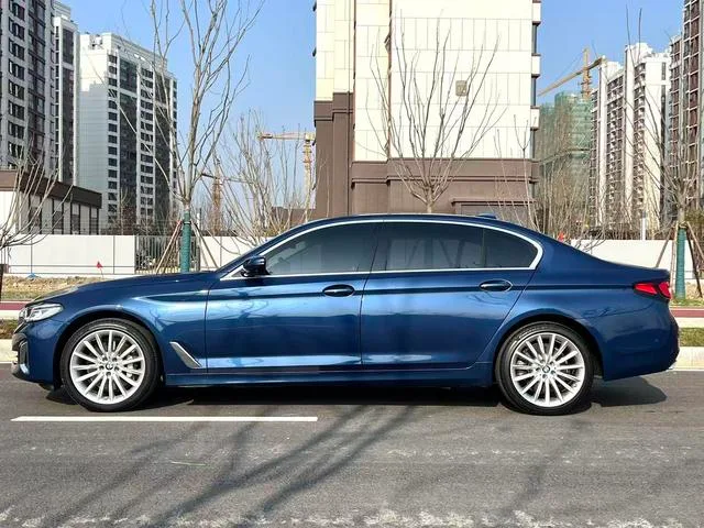 BMW 5 Series 2021 530Li Tipo de lujo Traje de lujo exterior foto 7 BMW 5 Series 2021 530Li Tipo de lujo Traje de lujo exterior foto 7