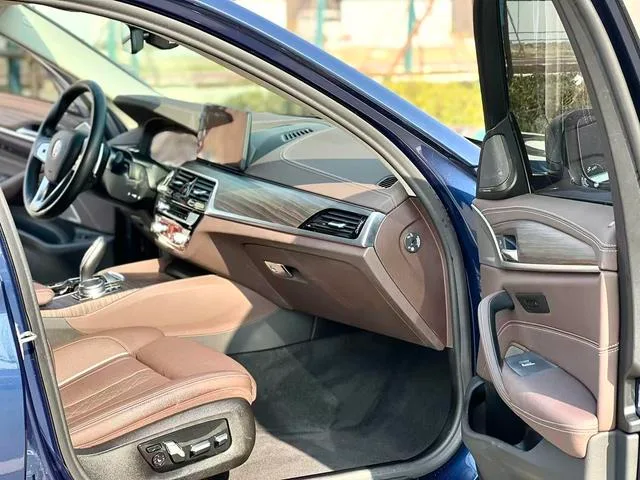 BMW 5 Series 2021 530Li Tipo de lujo Traje de lujo exterior foto 9 BMW 5 Series 2021 530Li Tipo de lujo Traje de lujo exterior foto 9
