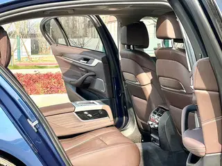 BMW 5 Series 2021 530Li Tipo de lujo Traje de lujo exterior foto 10 BMW 5 Series 2021 530Li Tipo de lujo Traje de lujo exterior foto 10