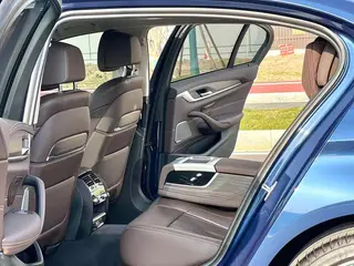 BMW 5 Series 2021 530Li Tipo de lujo Traje de lujo interior foto 11 BMW 5 Series 2021 530Li Tipo de lujo Traje de lujo interior foto 11