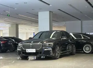 BMW 7 Series 2019 Restyling 730Li M Sports suit