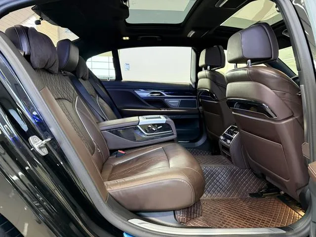 BMW 7 Series 2019 Restyling 730Li M Sports suit interior photo 10 BMW 7 Series 2019 Restyling 730Li M Sports suit interior photo 10