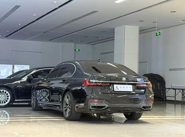 BMW 7 Series 2019 Restyling 730Li M Sports suit interior photo 13 BMW 7 Series 2019 Restyling 730Li M Sports suit interior photo 13