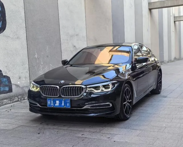 BMW 5 Series 2020 530Li Premium Class Luxury Set exterior photo 1 BMW 5 Series 2020 530Li Premium Class Luxury Set exterior photo 1