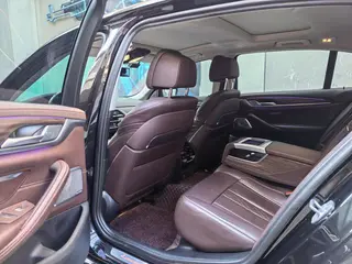 BMW 5 Series 2020 530Li Premium Class Luxury Set interior photo 8 BMW 5 Series 2020 530Li Premium Class Luxury Set interior photo 8