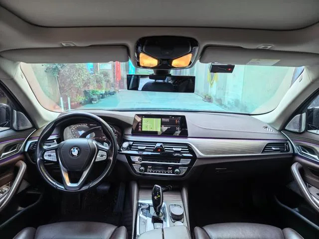 BMW 5 Series 2020 530Li Premium Class Luxury Set interior photo 9 BMW 5 Series 2020 530Li Premium Class Luxury Set interior photo 9