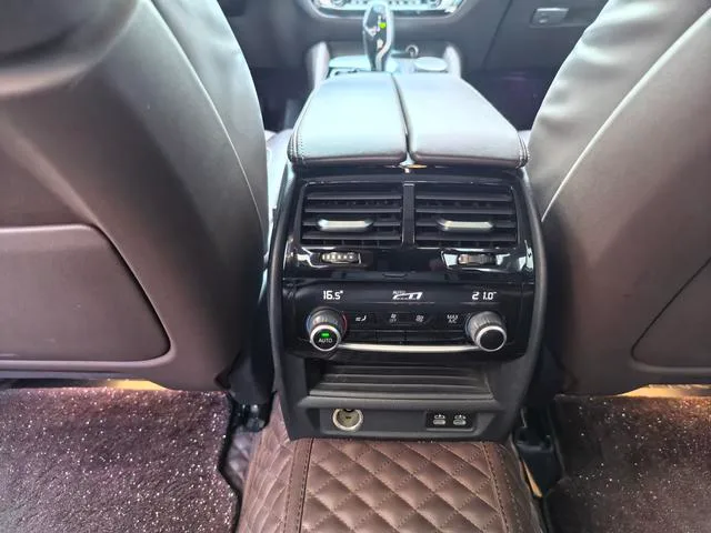 BMW 5 Series 2020 530Li Premium Class Luxury Set interior photo 10 BMW 5 Series 2020 530Li Premium Class Luxury Set interior photo 10