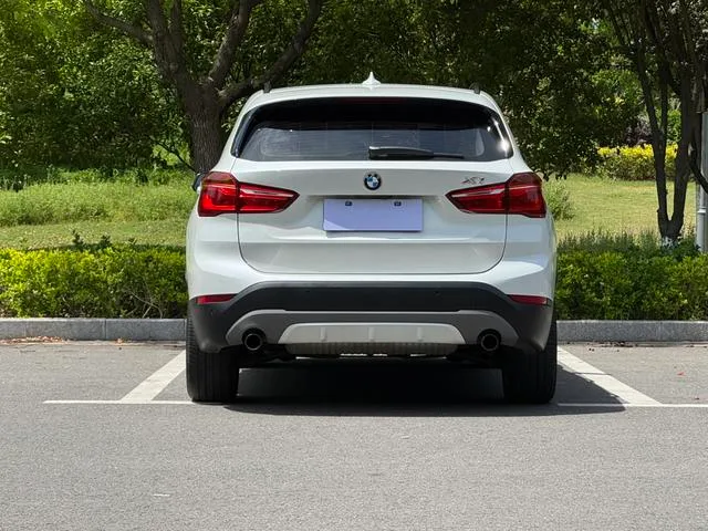BMW X1 2016 sDrive20Li De lujo exterior foto 6 BMW X1 2016 sDrive20Li De lujo exterior foto 6