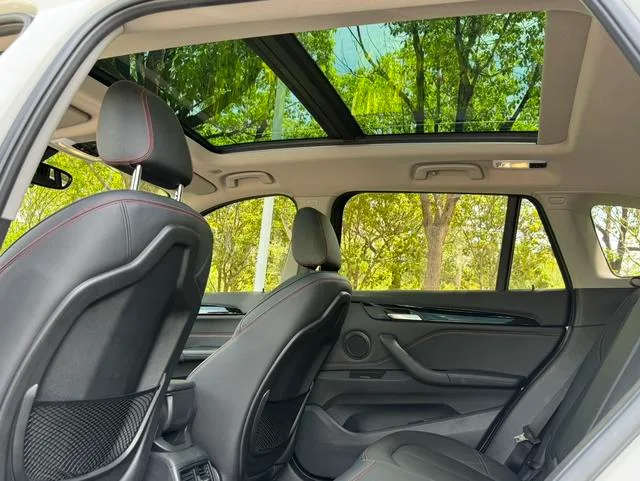 BMW X1 2016 sDrive20Li De lujo interior foto 13 BMW X1 2016 sDrive20Li De lujo interior foto 13