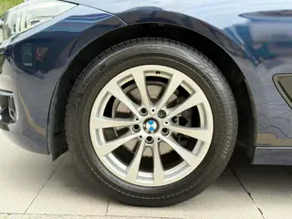 BMW 3 Series GT 2017 320i Estilo de moda exterior foto 10 BMW 3 Series GT 2017 320i Estilo de moda exterior foto 10