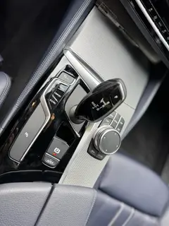 BMW 5 Series 2020 525i M Sports suit interior photo 14 BMW 5 Series 2020 525i M Sports suit interior photo 14