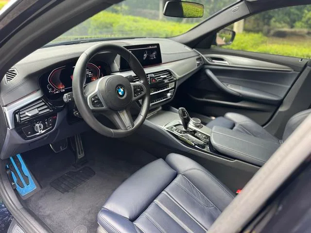 BMW 5 Series 2020 525i M Sports suit interior photo 16 BMW 5 Series 2020 525i M Sports suit interior photo 16