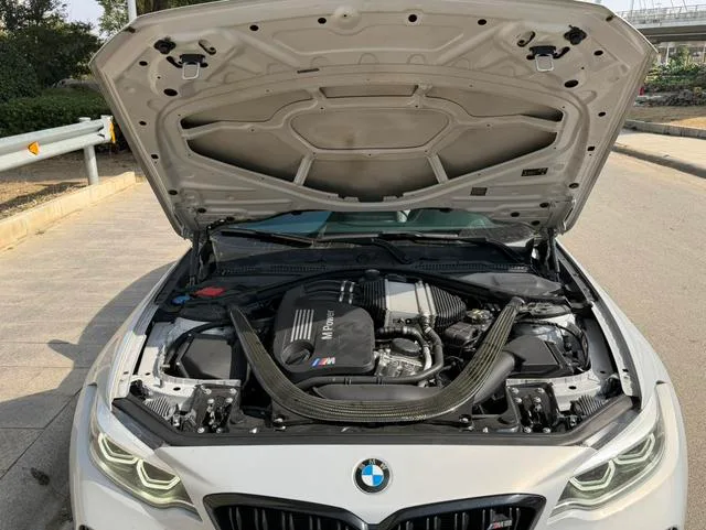 BMW M2 2018 M2 Versión Thunder interior foto 16 BMW M2 2018 M2 Versión Thunder interior foto 16