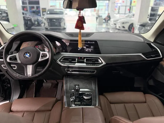 BMW X5 2021 xDrive40i M Sports suit interior photo 10
