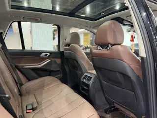 BMW X5 2021 xDrive40i M Sports suit interior photo 12