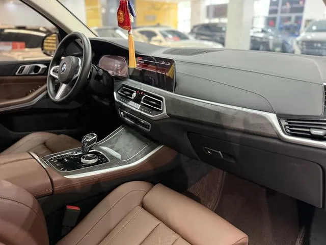BMW X5 2021 xDrive40i M Sports suit interior photo 13